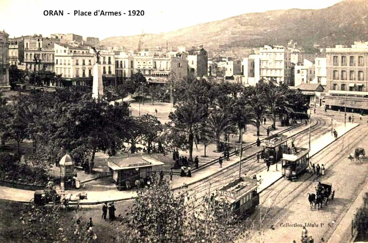 Oran - Place d'Armes - 1920.jpg